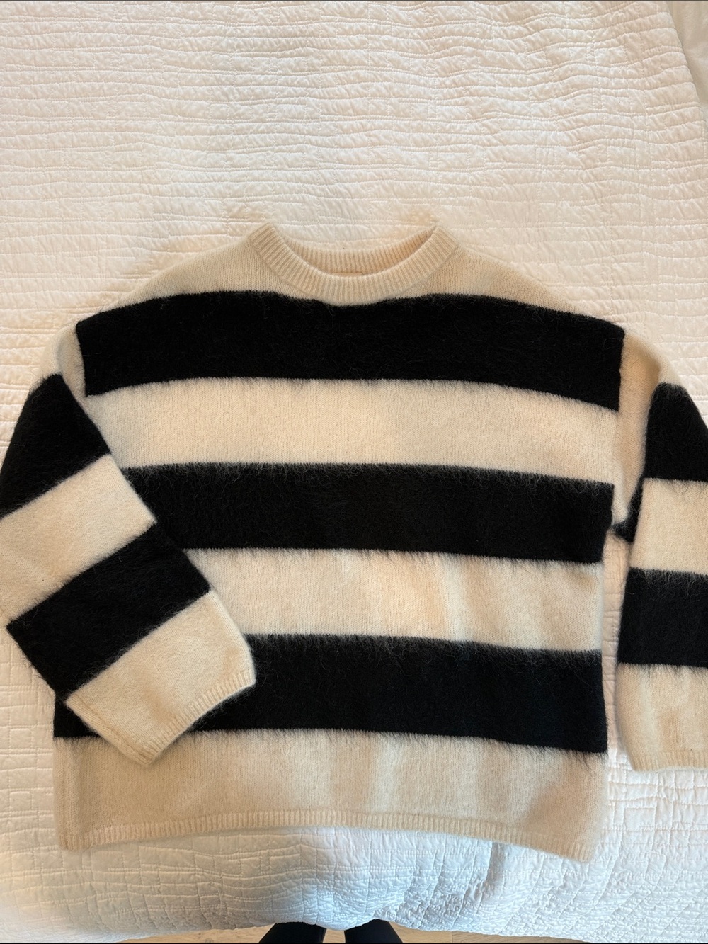 H&M Womens Black and Cream Striped Crewneck Sweater Mohair Wool Size Small